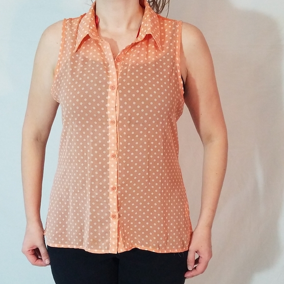 Tops - Beautiful sleeveless woman's blouse!